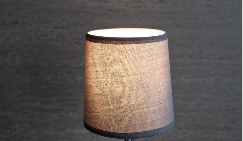 Lekkie lampy z drewna
