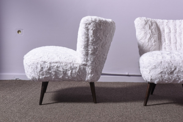 Cocktail chairs with faux fur