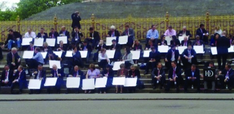 The enduring of the IOD Convention: delegates in Hyde Park with their Prue Leith lunch boxes.