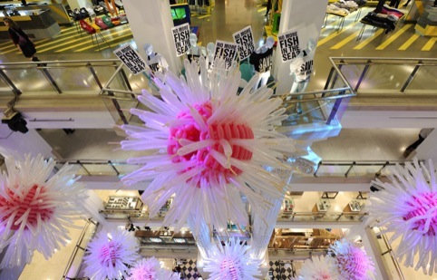 Sculptual artist and environmentalist Jason Hackenworth’s Cove installation, 11 sea creatures suspended in the atrium, made from 35 000 biodegradable balloons