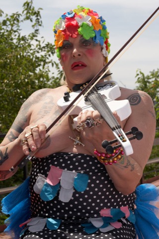 Genesis P-Orridge in Marie Losier's Slap! The Gondola