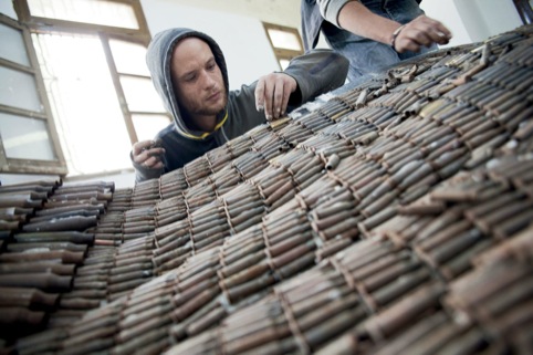 Fabrica's Erik Ravelo making the Unhate Dove in Tripoli, Libya