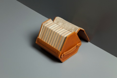 Oblique's packaging has a suede lining
