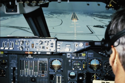 Boeing 747-257 B (Jumbo) during landing, 1979