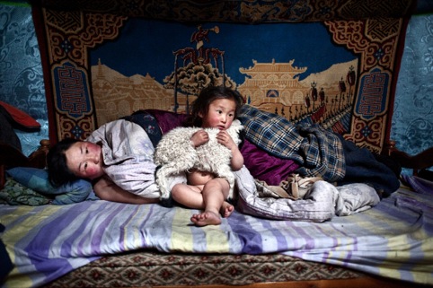 Alessandro Grassani, Environmental migrants the last illusion, Ulaan Baator, Mongolia, 2011