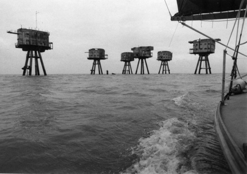 From the film Thames by William Raban