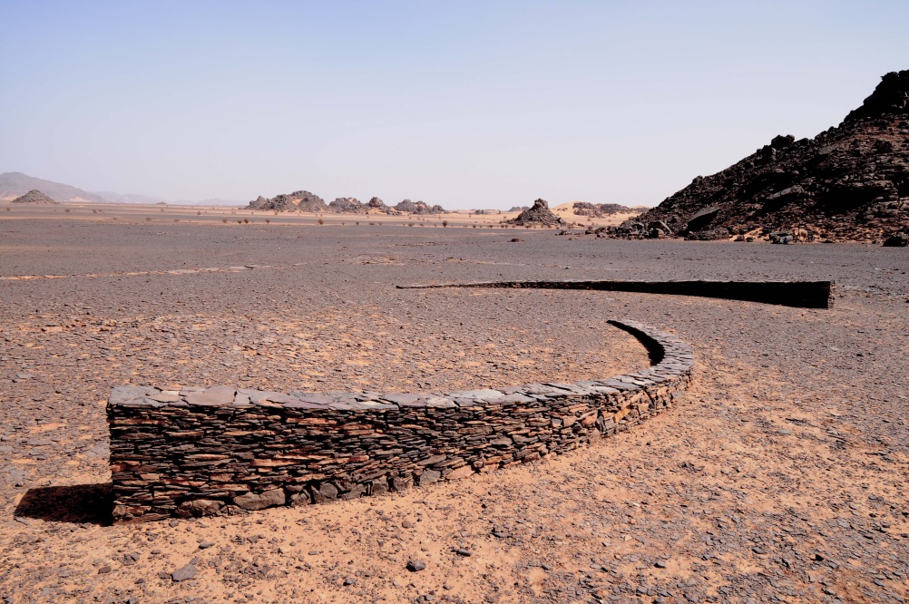  Curved Rising Line, Jebel Acacus, south west Libya