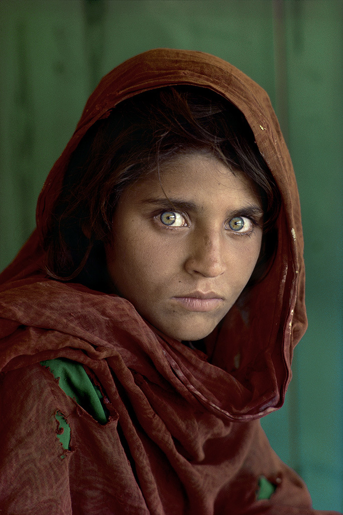 Steve McCurry, Afghan Girl at Nasir Bagh refugee camp, Peshawar, Pakistan, 1984