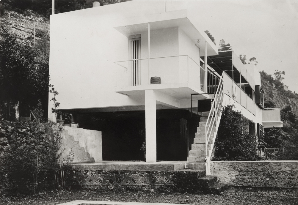 Eileen Gray, View of the garden façade of E1027, 1926-29. This was Gray’s first completed domestic architectural project. Copyright National Museum of Ireland.