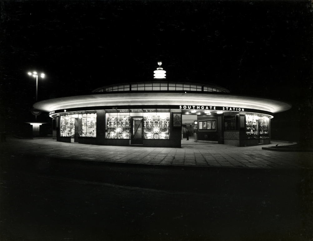 Charles Holden creaated a house style which became instantly recognisable on the Picadilly line stations of 1931-34