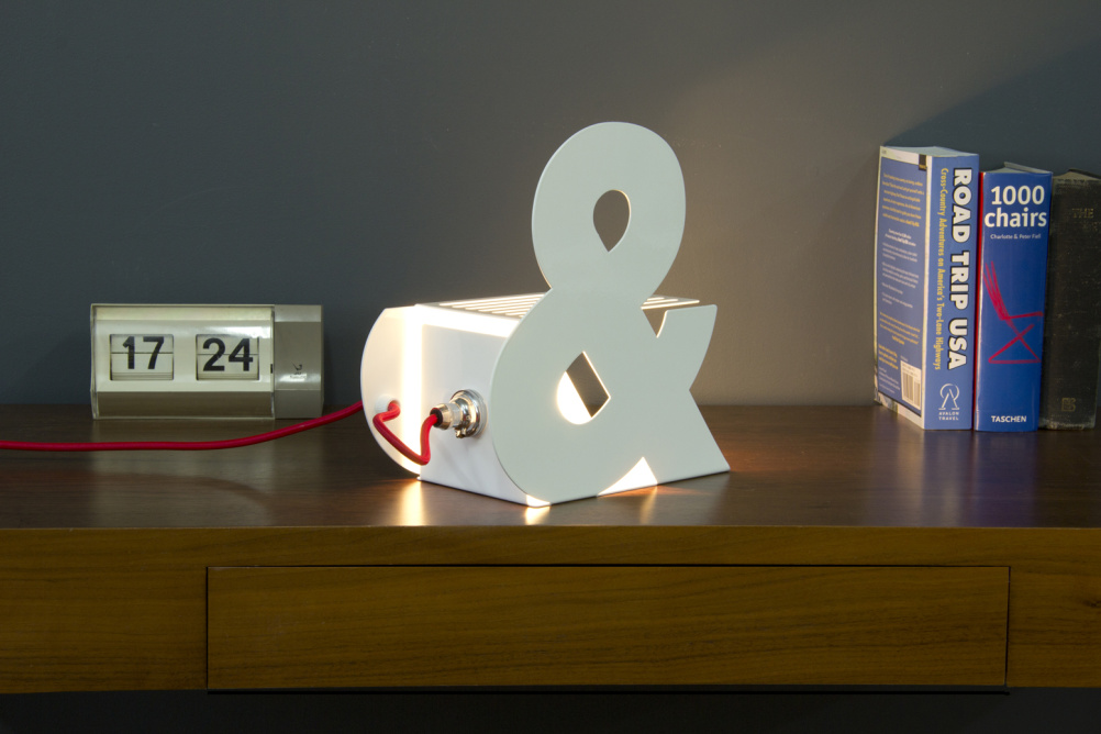 Ampersand lamp