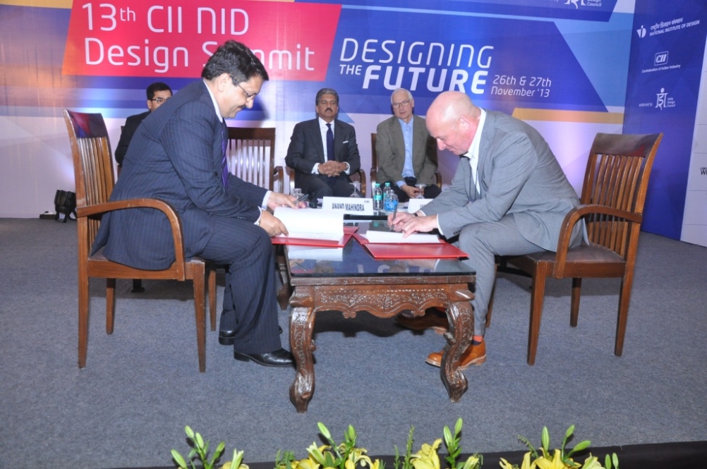 IDC member secretary Pradyumna Vyas and Design Council chief executive John Mathers sign a Memorandum of Understanding