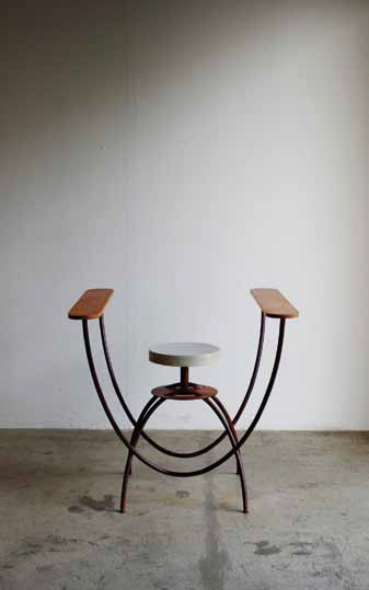 U-Stool by Yakuya Hamajima