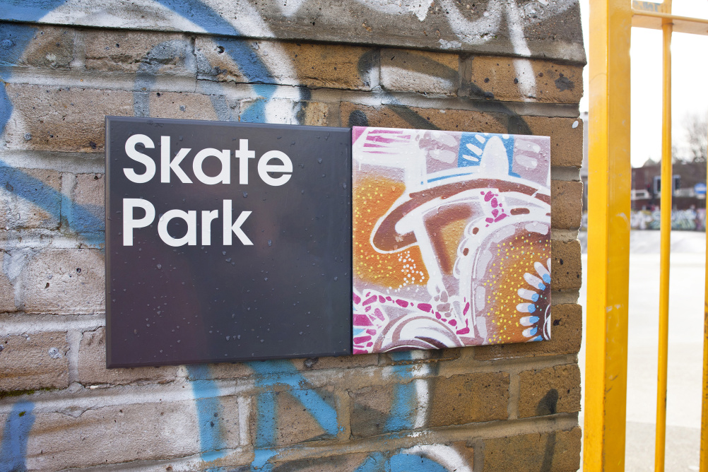 Hat-Trick Design wayfinding for Stockwell Park Estate Development