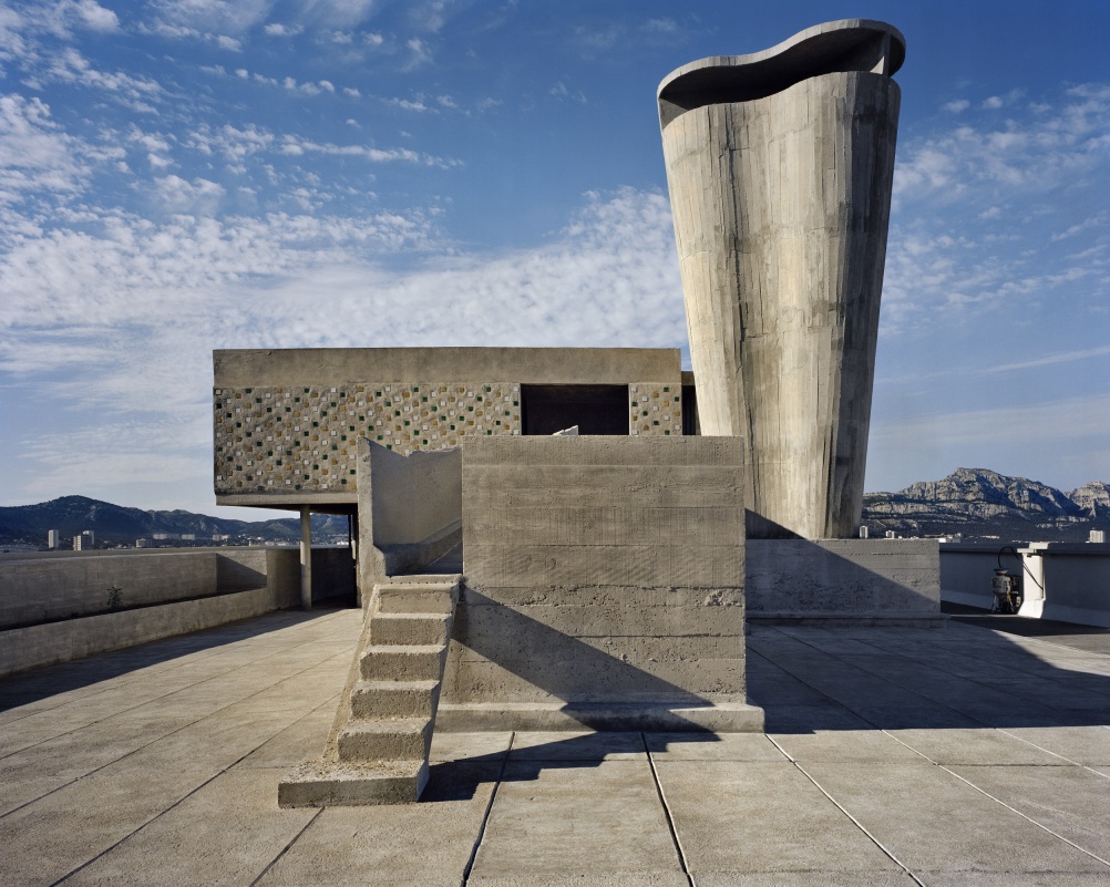 Unite´ d’habitation, Marseilles, 1946-52. View of the terrace roof with the superstructure © Richard Pare