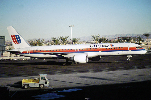 United Airlines plane with Saul Bass tulip logo