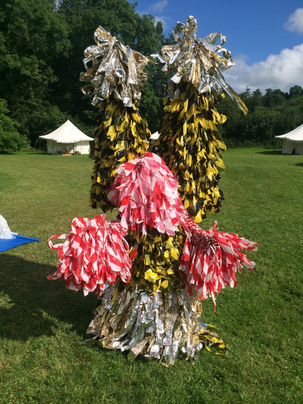 Vogue goes Rogue - totems
