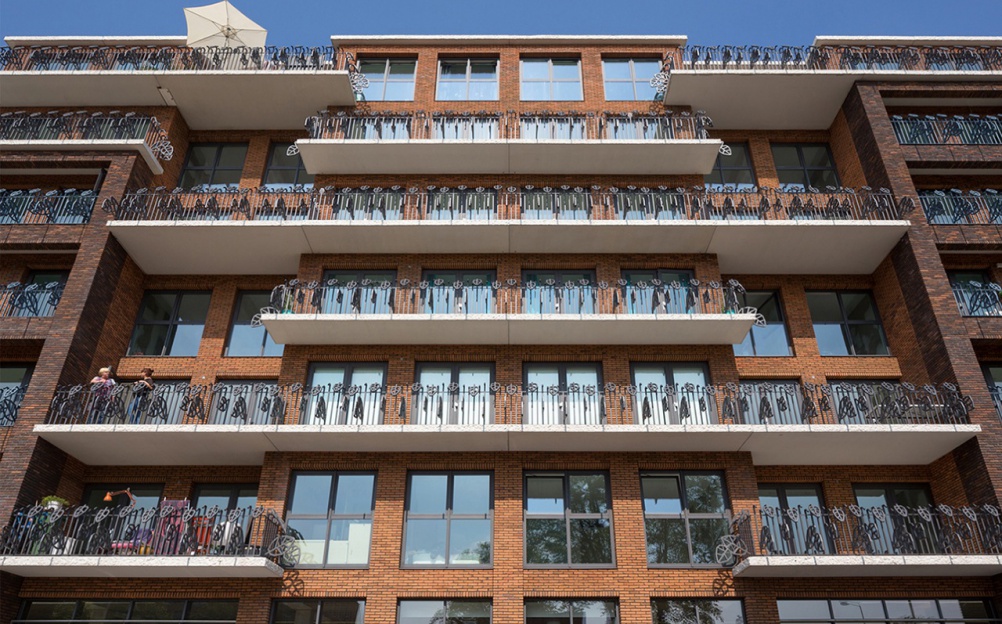 1km of balconies at Haag van Sevenhuijsen, by Ineke Hans