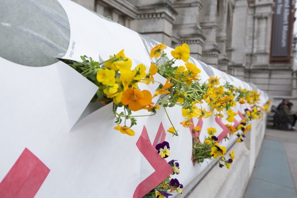 ‘Ag Bags’ installed on the V&A’s stone façade as part of a work by Natalie Jermijenko © Peter Kelleher/Victoria & Albert Museum, London 2015