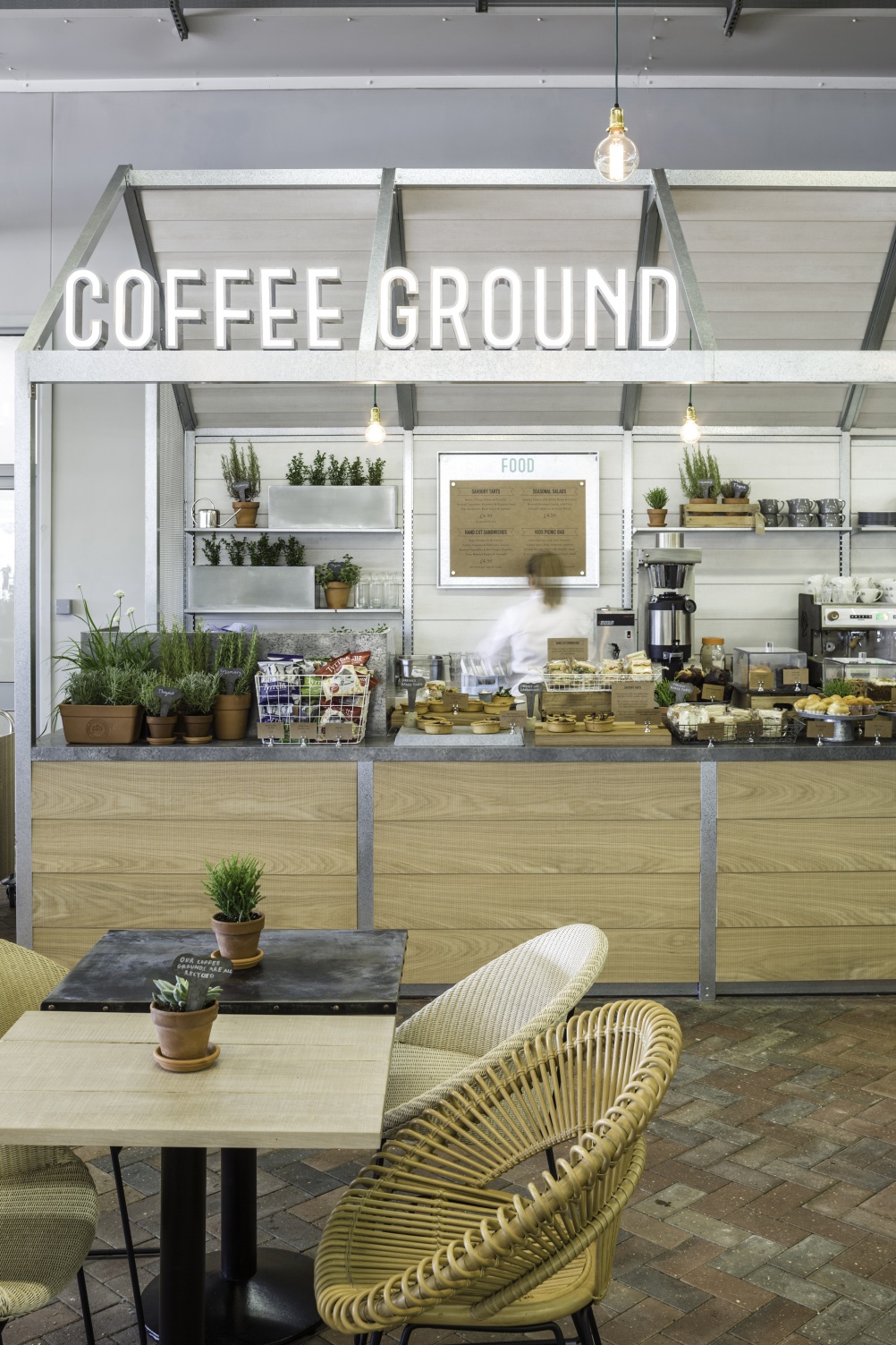 Kiwi & Pom_Coffee Ground_04