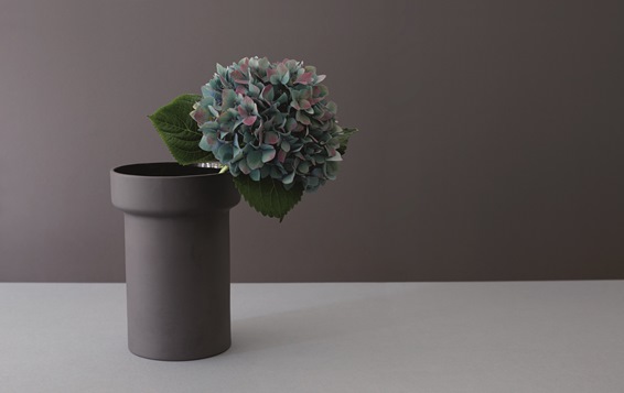 Barber-Osgerby-RD200-limited-edition-vase