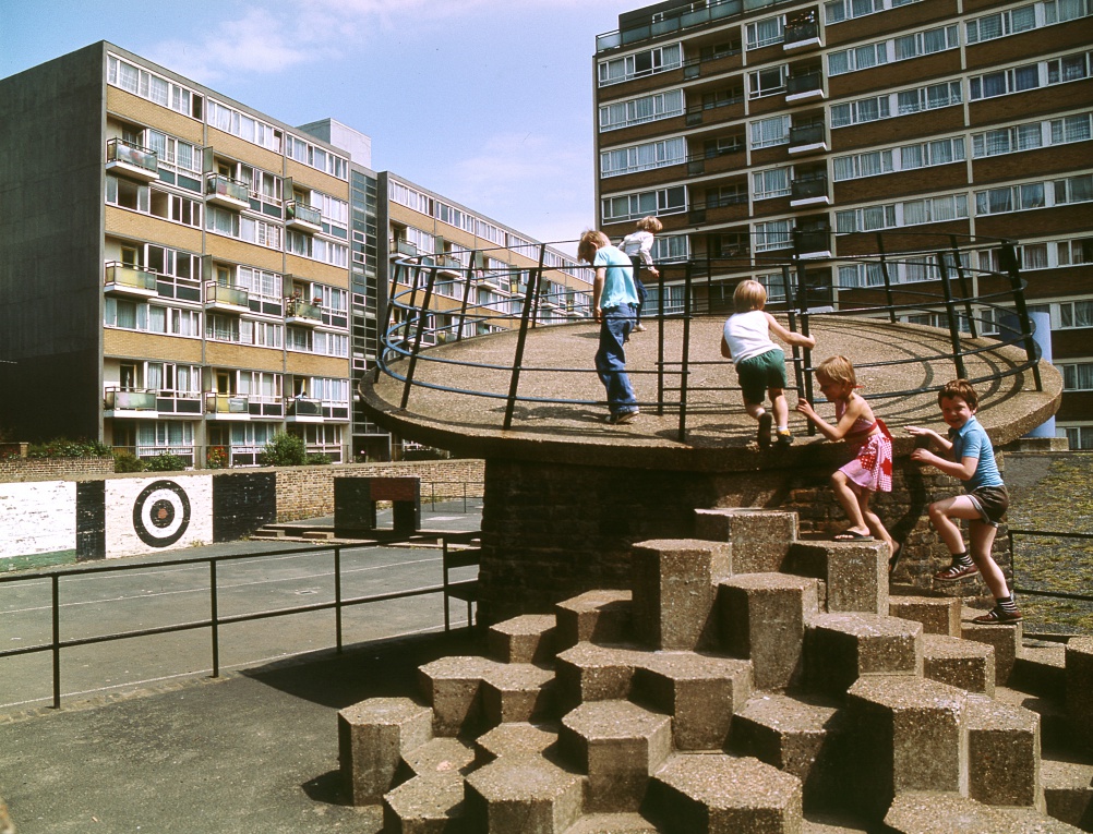 Churchill Gardens Estate. © John Donat - RIBA Library Photographs Collection.