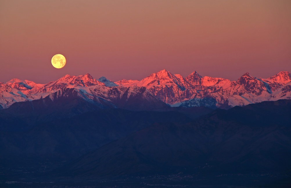 Full Moon over the Alps © Stefano De Rosa
