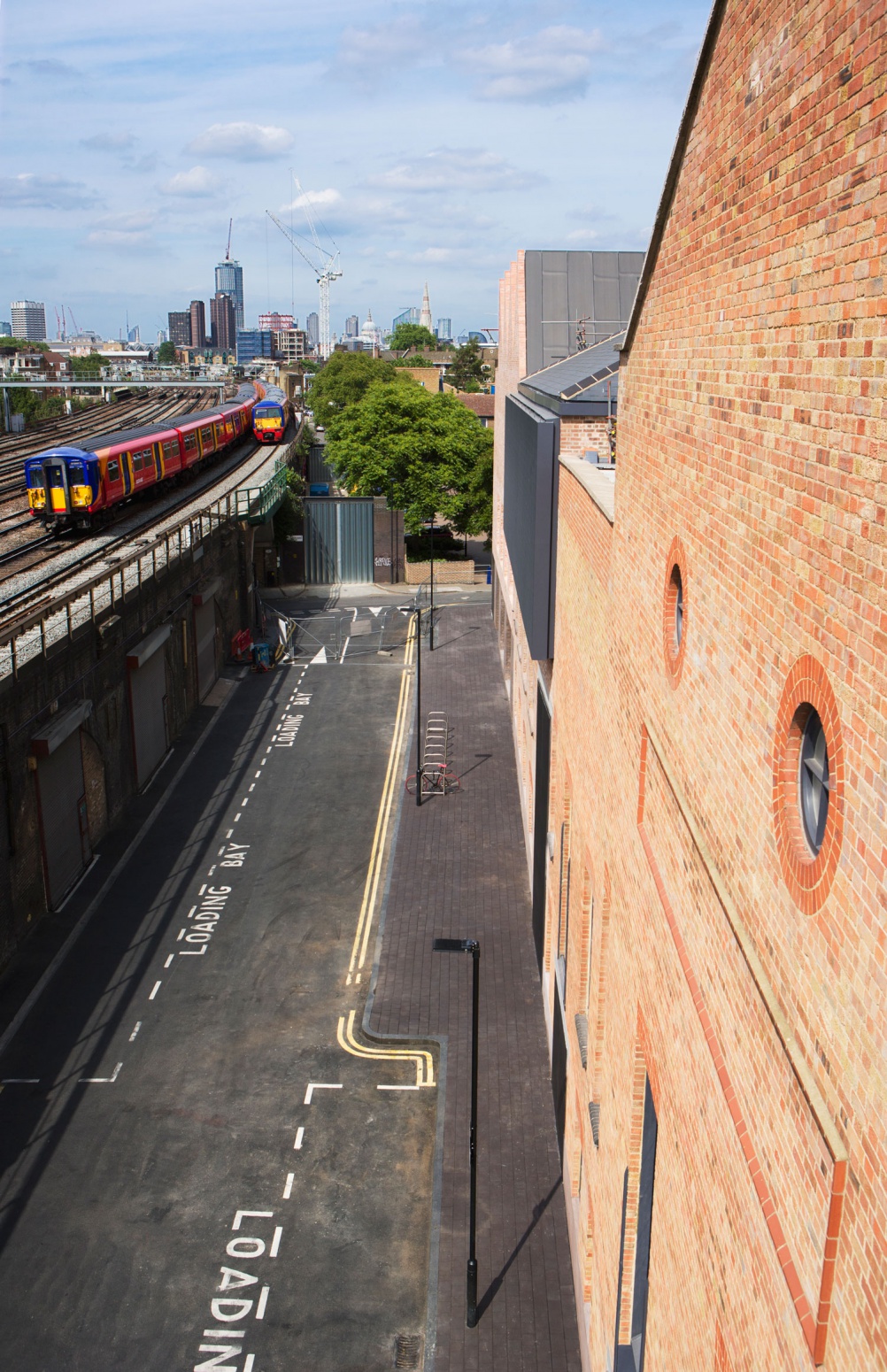 Newport Street Gallery exterior. © Kioyar Ltd. Photo: Yuki Shima.