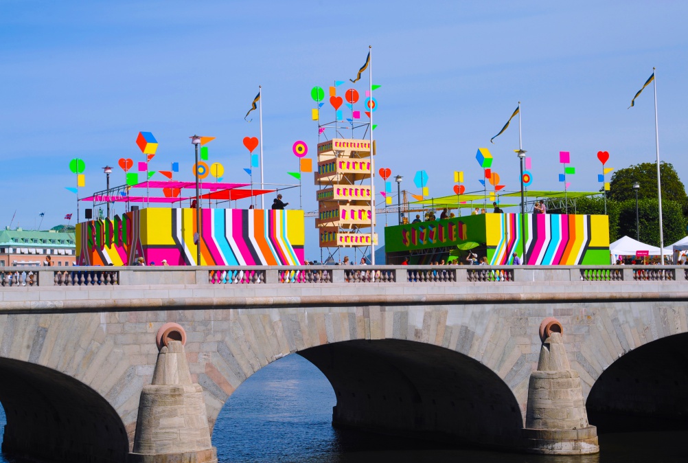 01-SUPERSTRUCTURE, Morag Myerscough & Luke Morgan, photo Luke Morgan