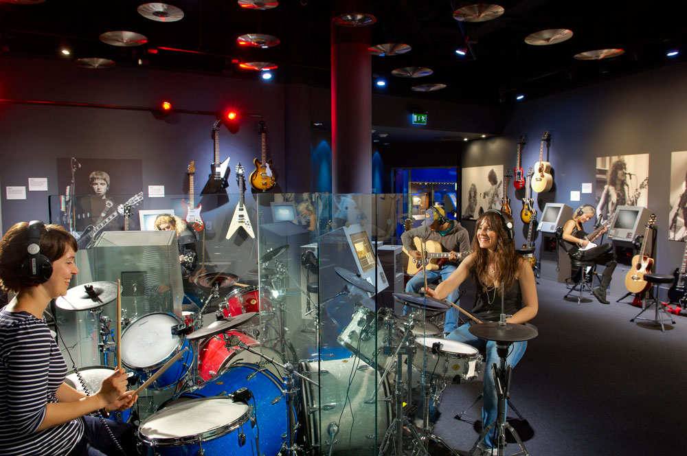 Previous interactive instrument studio