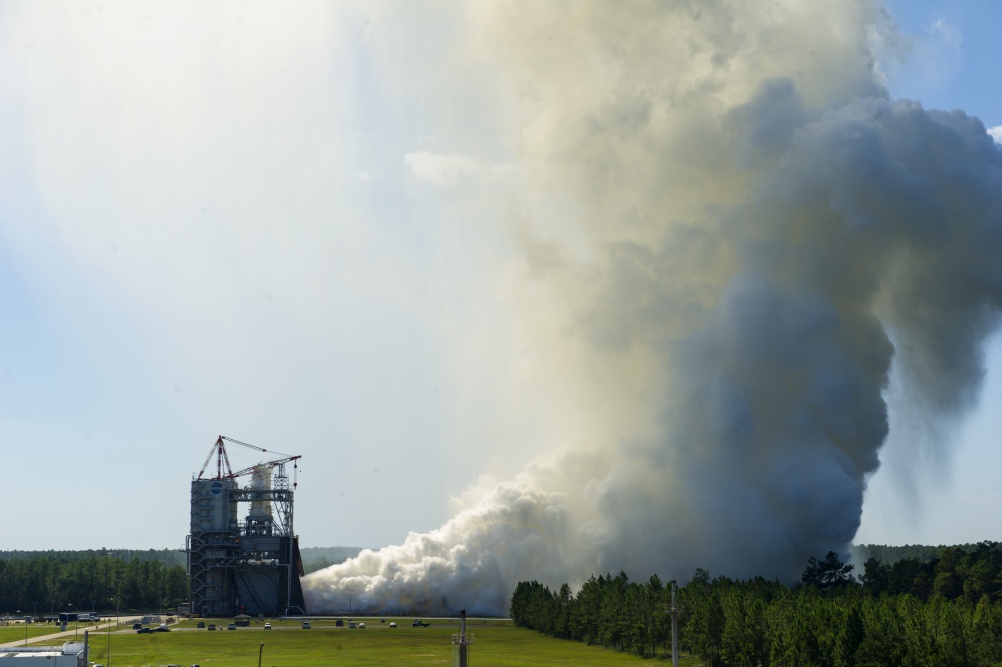 The RS-25 engine fires up for a 535-second test Aug. 27, 2015 at NASA's Stennis Space Center near Bay St. Louis, Mississippi