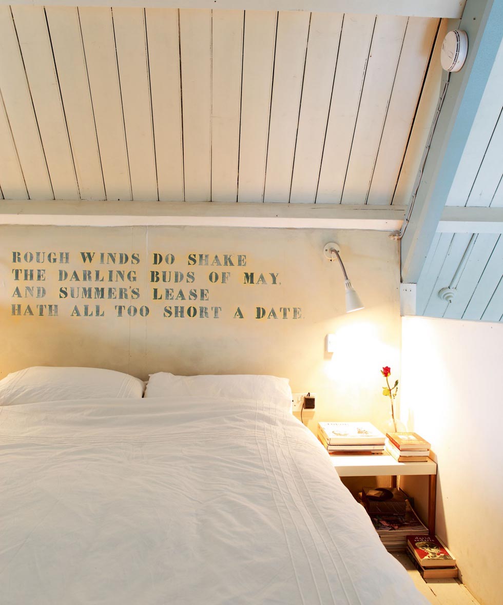 The mezzanine bedroom
