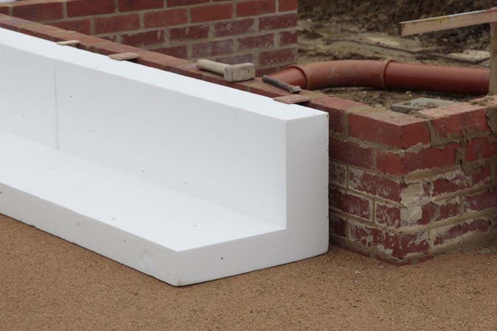 ESP300 L sections are first laid around the perimeter