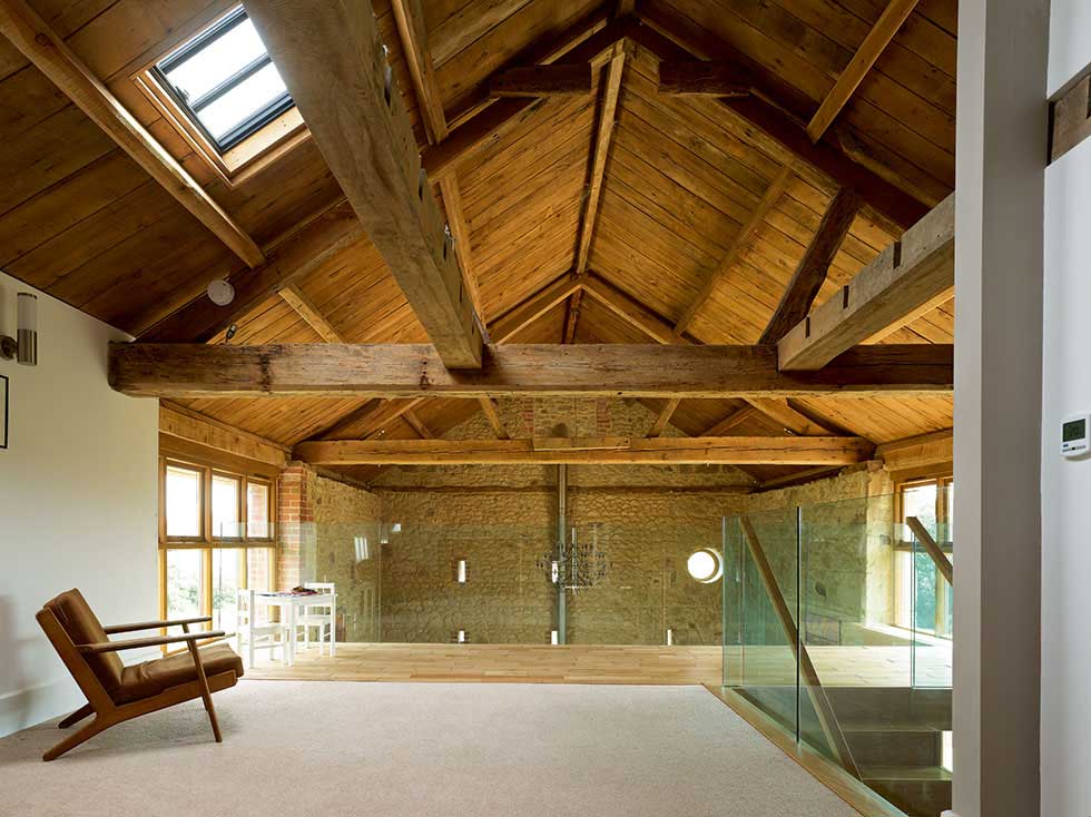 Barn conversion roof using reclaimed timbers