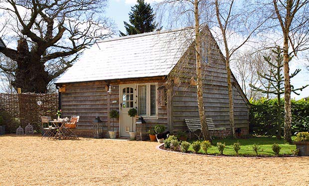 Exterior of Turtledove Hideaway - a converted garage outbuilding