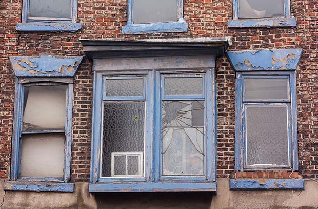 cracking brick over lintels