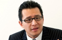 Tan-Ying-Speaking-2013-700.jpg