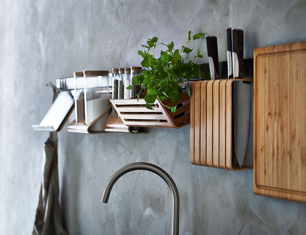 CLEAR-CLUTTER-WITH-A-HANGING-RAIL-wall-hung-rack-8464Rimforsa-Ikea