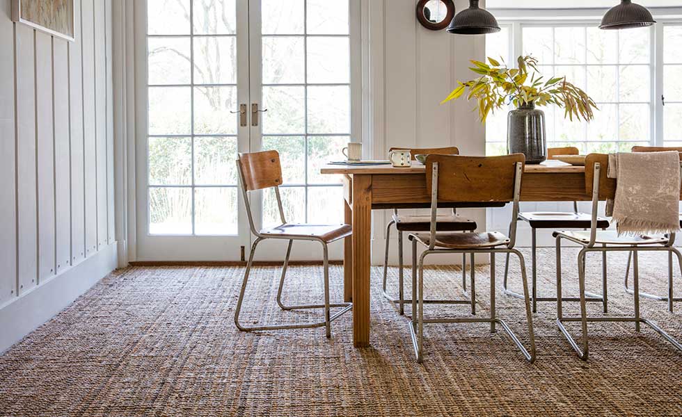 Jute boucle carpet table and chairs