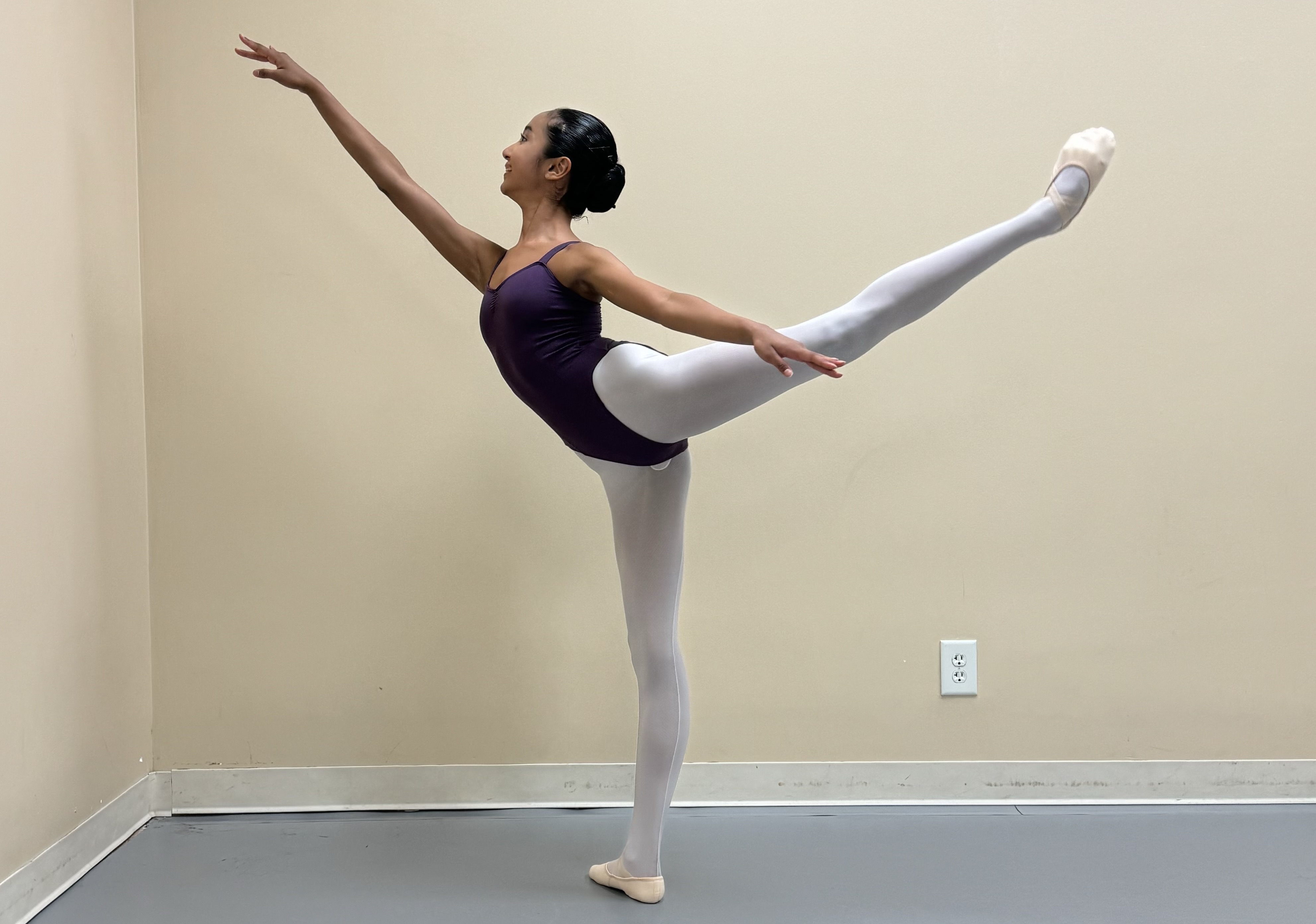 Minori de Silva Arabesque Photo 2.jpg.jpg