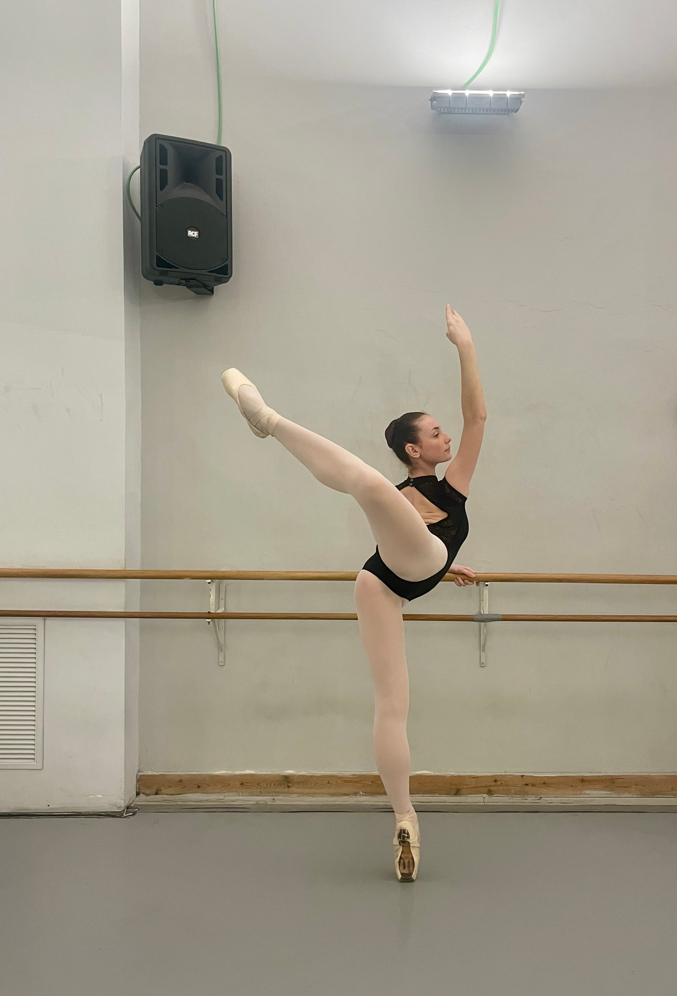 ATTITUTE DERRIERE EFFACE.jpg