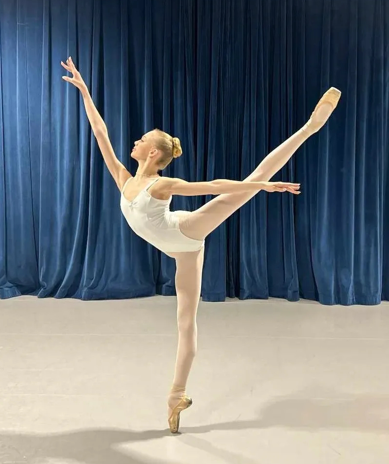 Carlin Arabesque 2024.jpg - copie.jpg