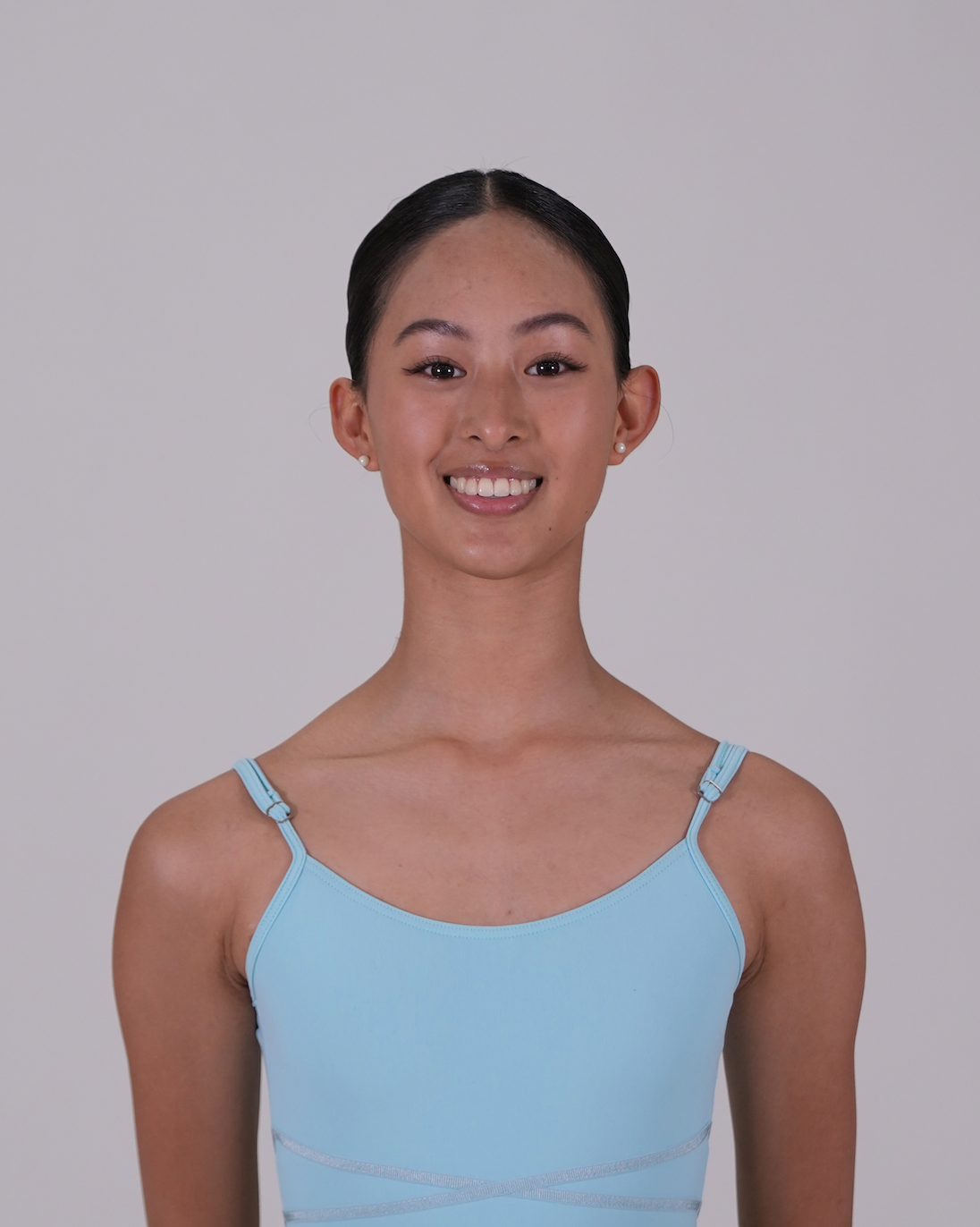 headshot straight.png