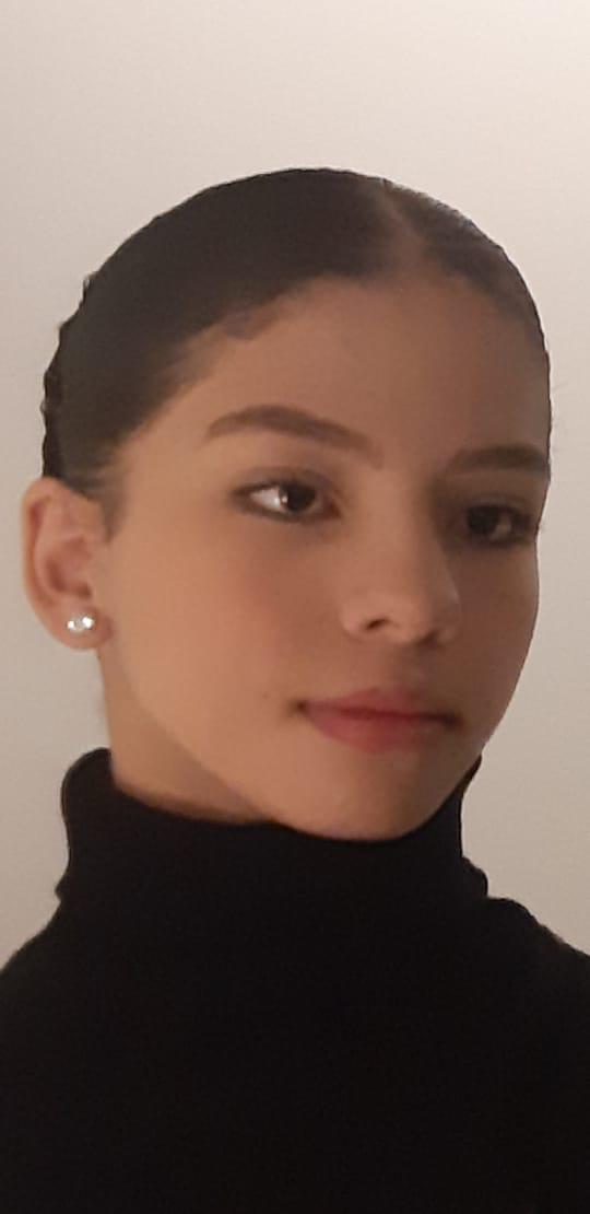 MARYNNA HEADSHOT.jpeg