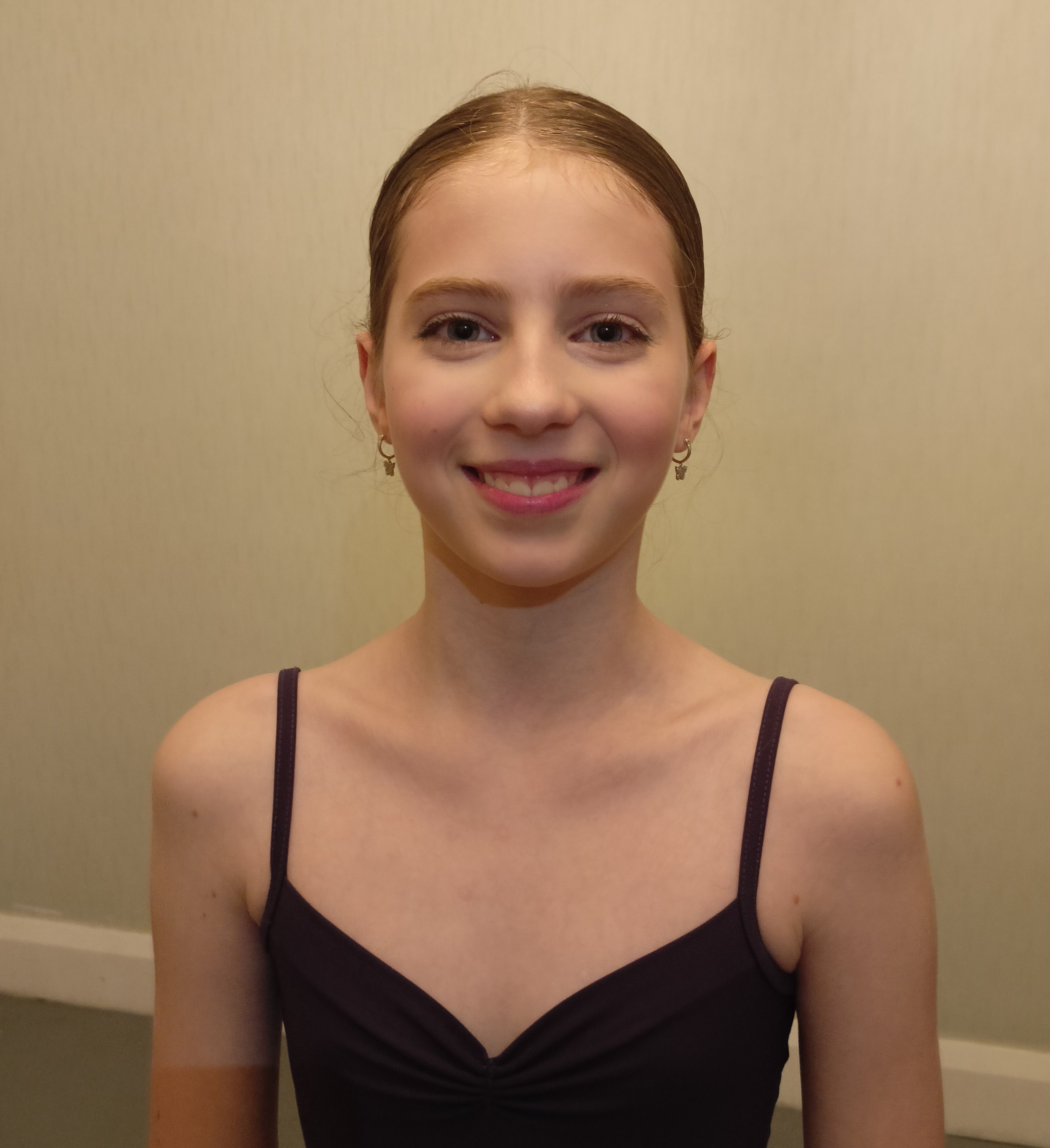 SaraGlick Headshot.jpg