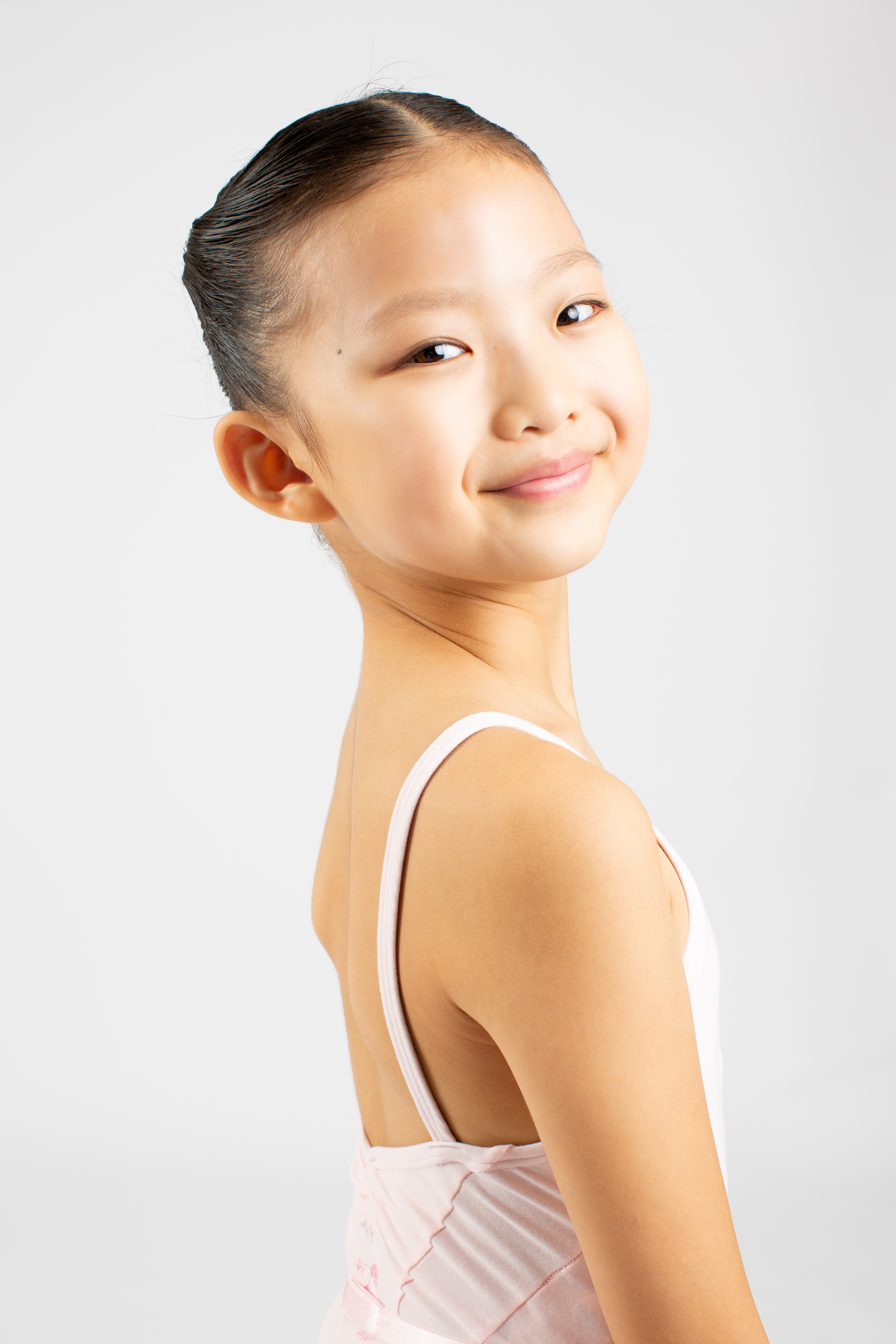Rosie Zhang Headshot 2024.JPG