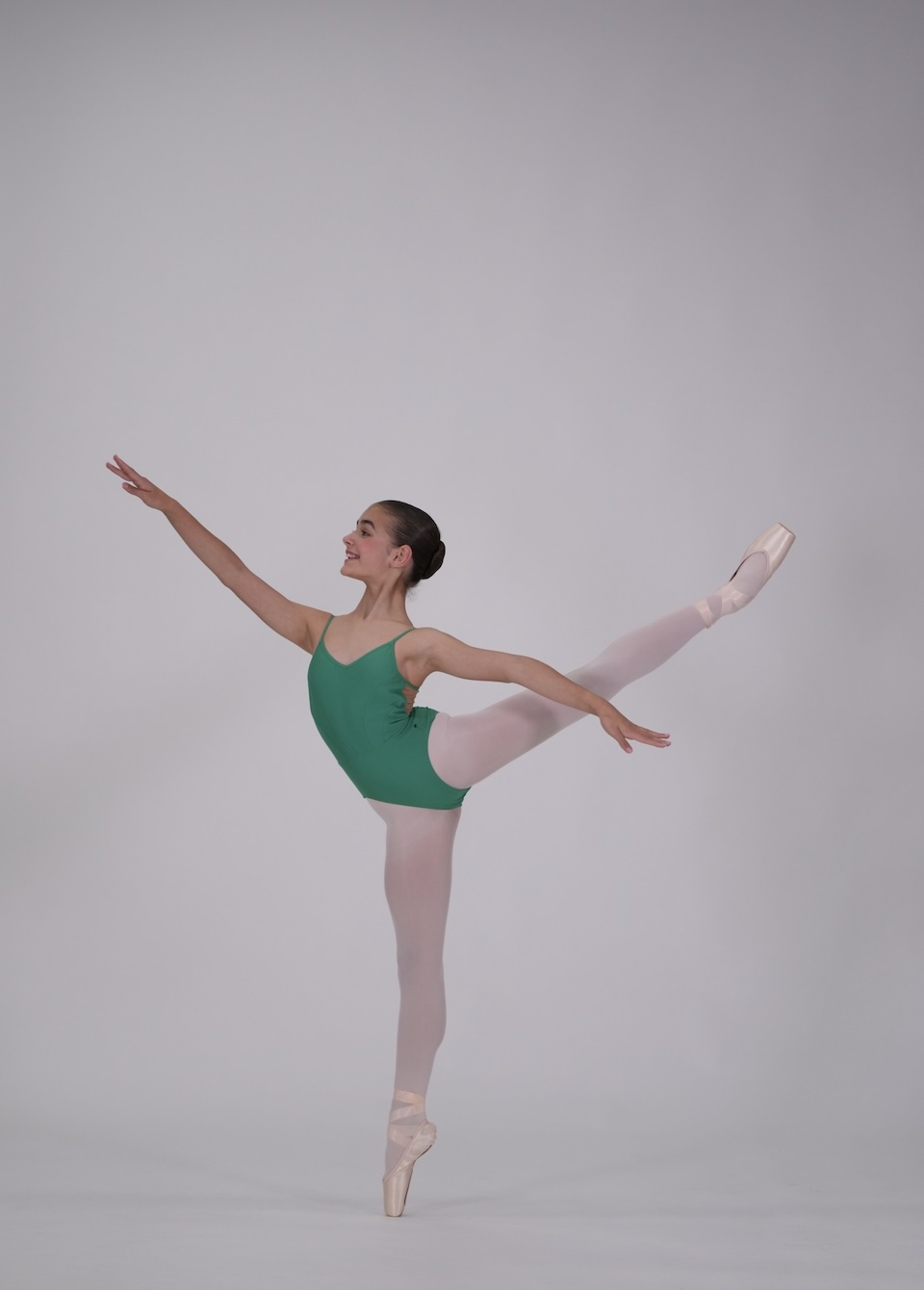 arabesque en pointe .jpg