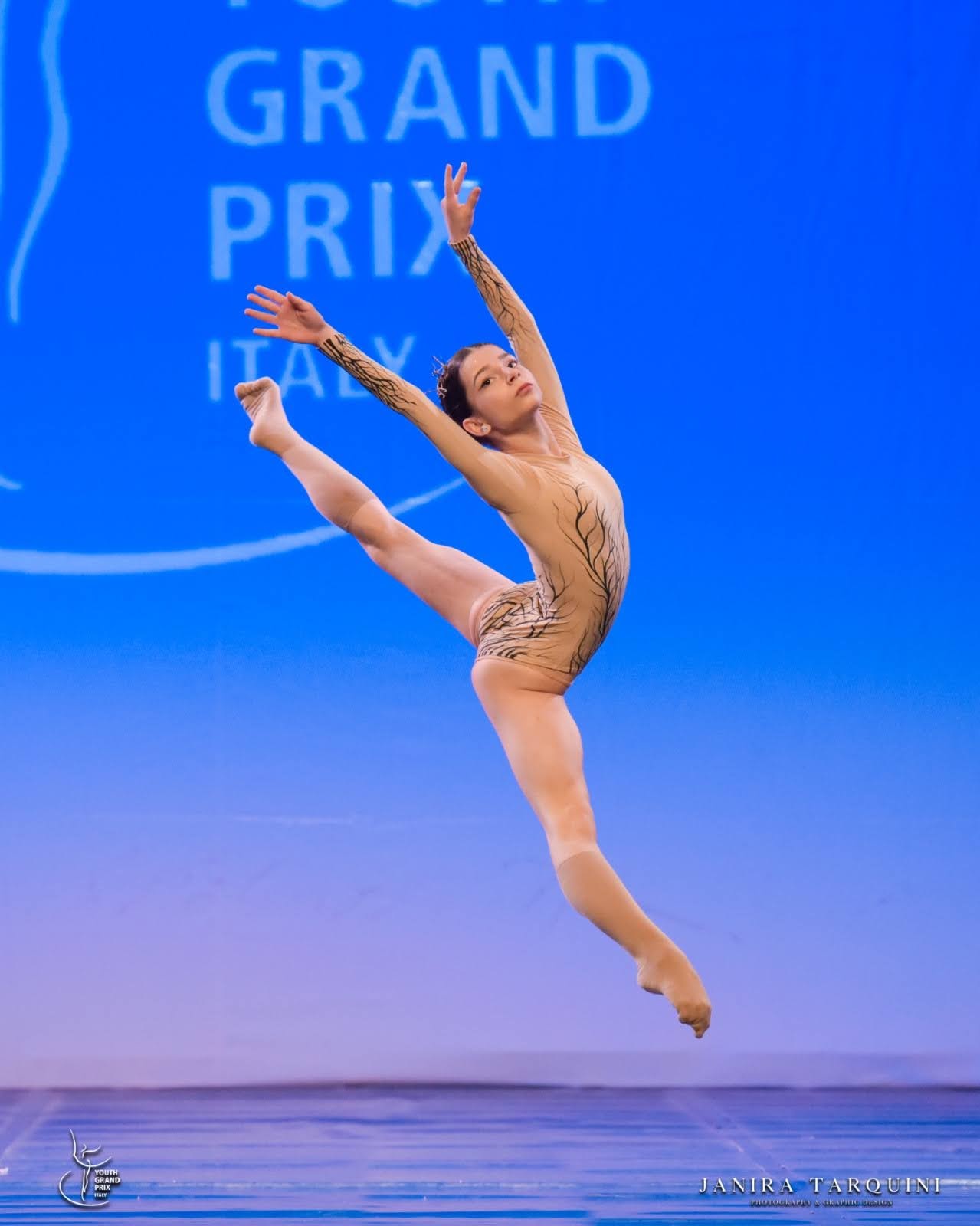 AMP poza contemp2.jpg