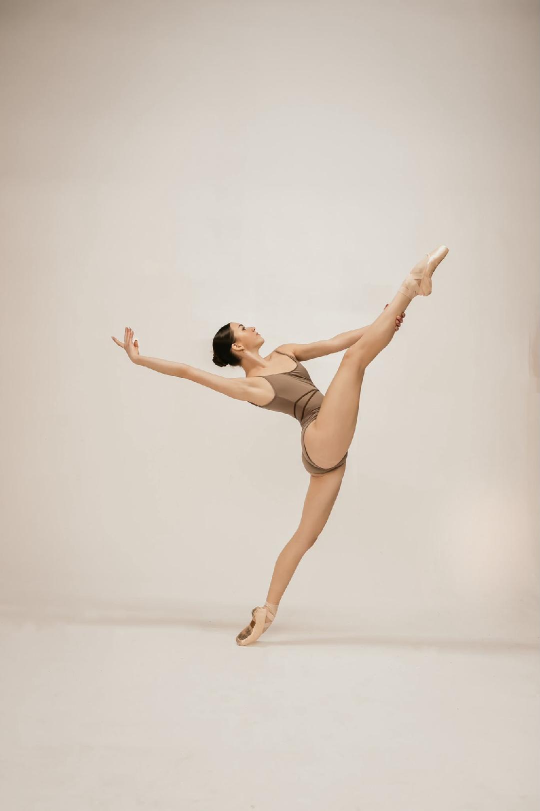 Ashley Faye Nikolay leo.jfif