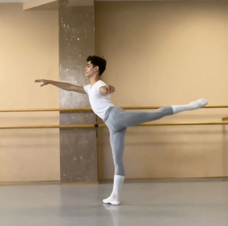 SPAHIU Krejgi - Provide an arabesque photo - copie.jpg